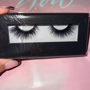 Lilly Lashes